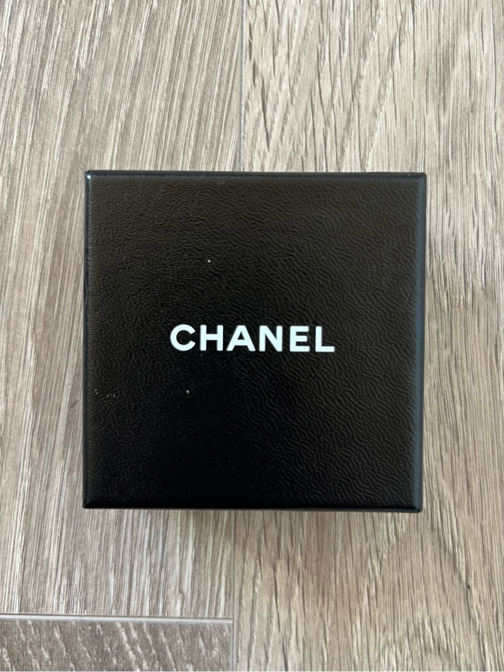 Chanel Box (BB334)